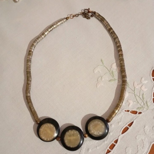 Necklace like new, black and gold