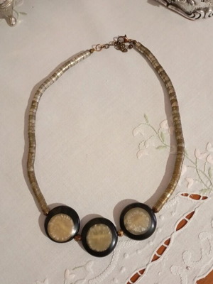 Necklace like new, black and gold
