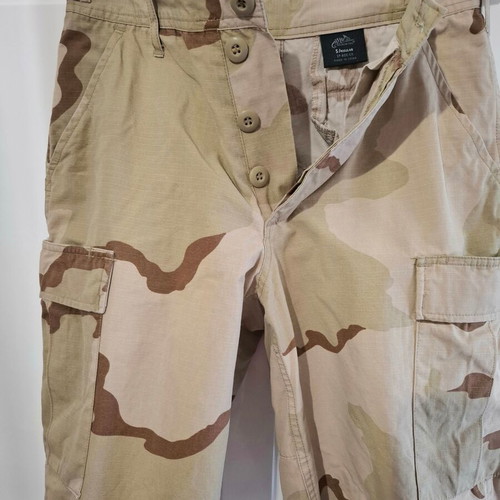 Helikon-Tex Cargo Shorts Desert Camo like new, size S