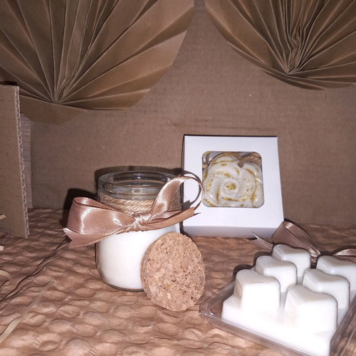 Luxury Gift Box “Al Dahabi” candle and wax melts set new