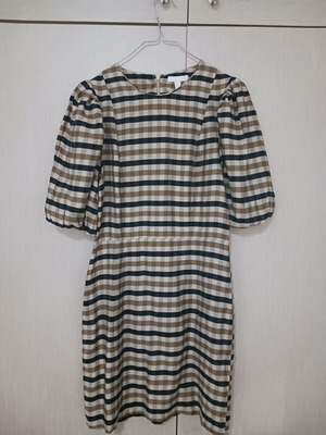 Dress H&M with puff sleeves size 36 like new beige and black