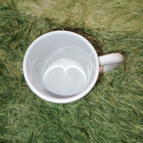 Coffee mug with cherry design glass like new