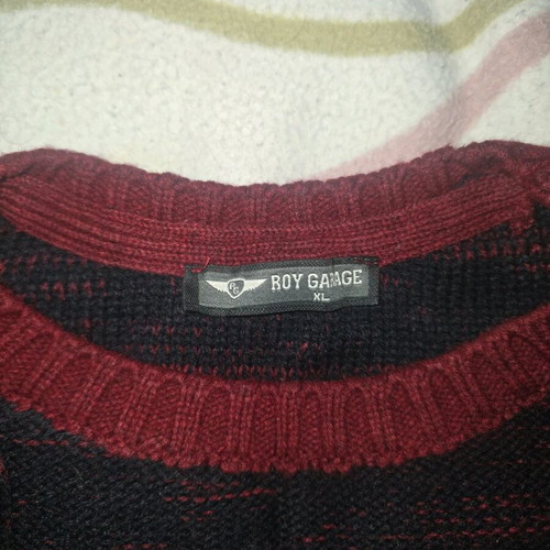 Men's red sweater like new, size L