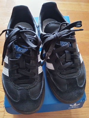Samba Adidas kids sneakers used, size 28, black-white