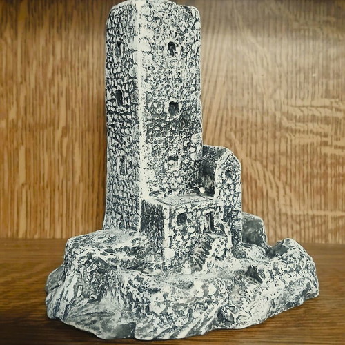 Mani souvenir decorative tower house