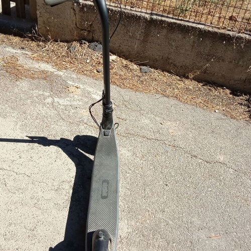 Electric scooter like new, 450W power, 20 km range