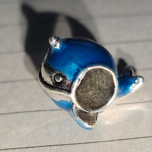 Silver charm whale orca with blue enamel like new