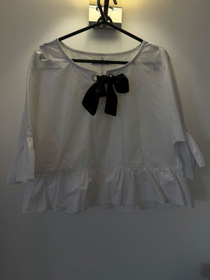 Unique21 women's shirt with bow, like new, black and white, size S