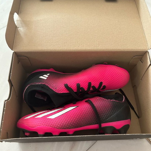 Adidas football shoes new, size 34, pink and black