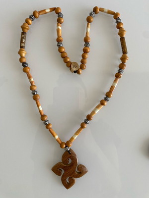 Wooden necklaces used, set of 2