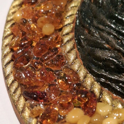 Horseshoe for good luck with natural Baltic amber new