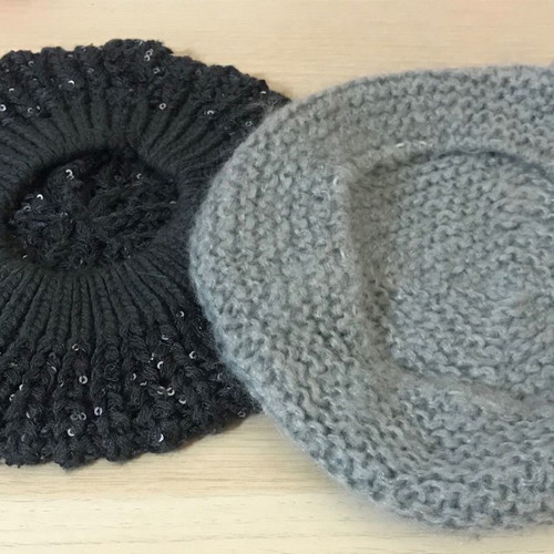 Knitted berets used, pack of 2, black and gray