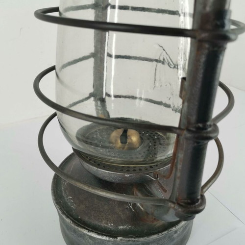 Storm lantern used “bat” design