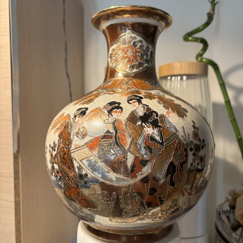 Satsuma handmade vase like new