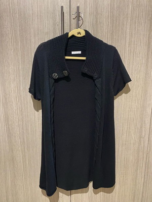 Short-sleeve black wool cardigan used