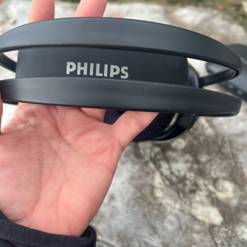 Philips SHC2000 headphones with Bluetooth transmitter like new