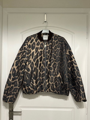 Lumina leopard bomber jacket like new, brown