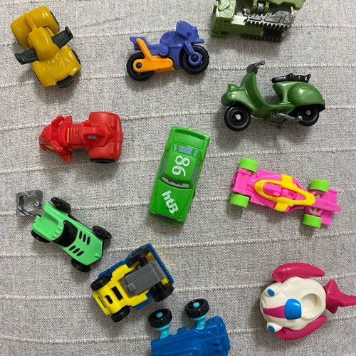 Kinder toy car figures new