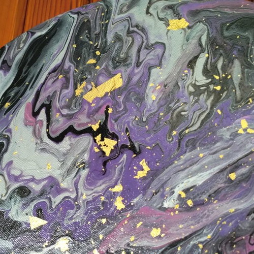 Round canvas painting, fluid art with acrylic and gold leaf