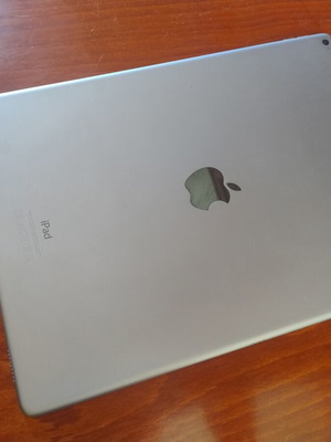 iPad Pro 12.9" 1st Generation 128GB Wi-Fi used, good condition