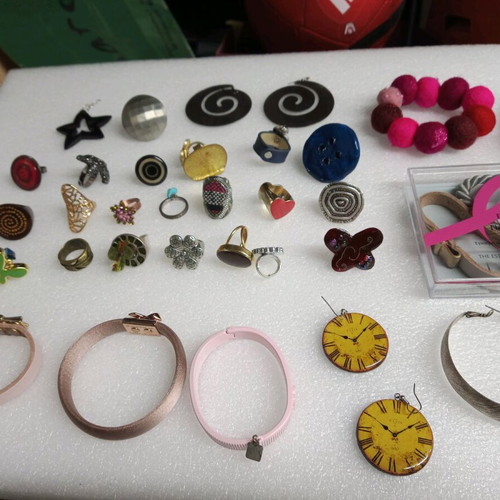 Fau bijoux all together