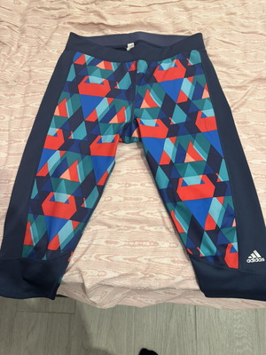 Adidas Techfit 3/4 leggings like new, multicolor, size L