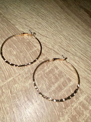 Women's gold earrings like new, worn few times