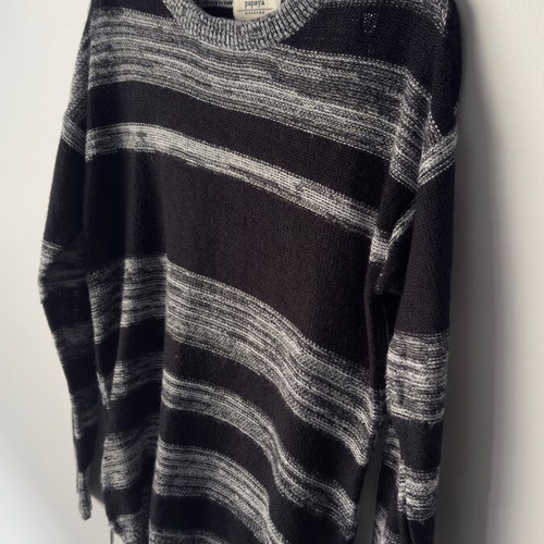 Oversized striped knit sweater Papaya M like new, black and grey with zippers