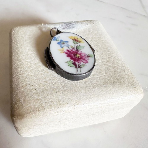 Antique photo locket with hand-painted enamel in vintage box used