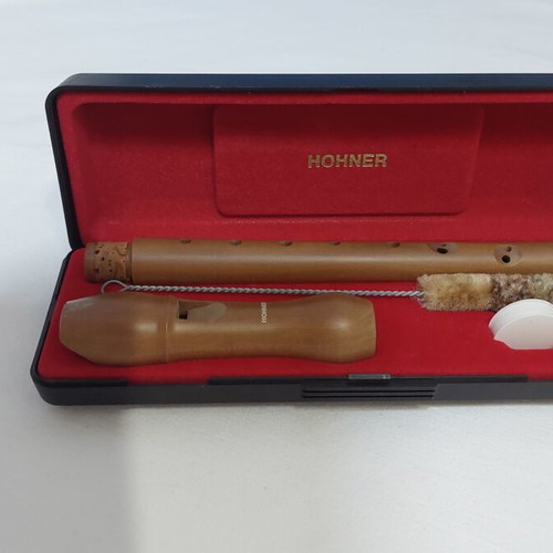 Hohner 9532 C-Sopran Wooden Recorder Like New with Case and Accessories