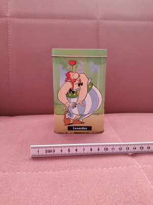 Колекционерска кутия Asterix & Obelix употребявана от колекция Leonidas