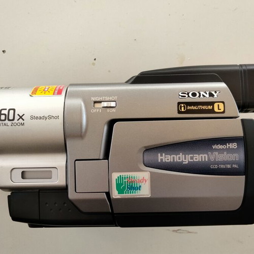 Sony Handycam Vision CCD-TRV78E PAL Hi8 Video8 camcorder, retro Y2K