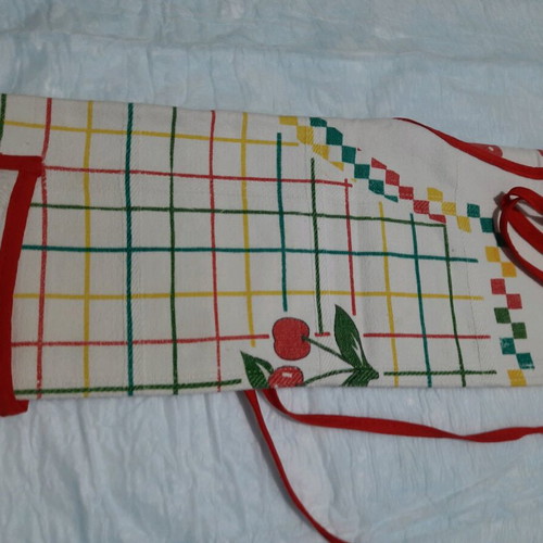 Kitchen apron used in good condition