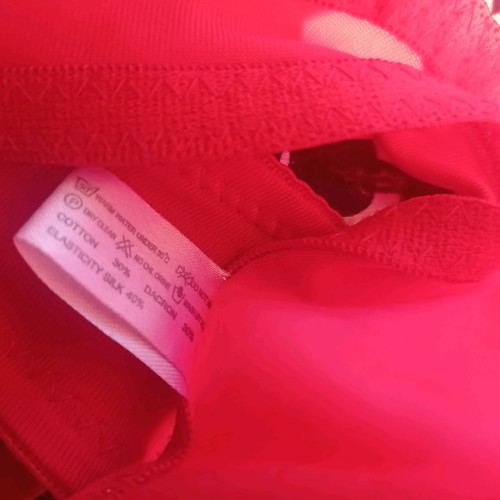 Red bra like new with 80B padding