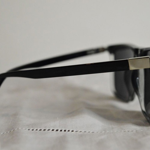 Black square sunglasses like new