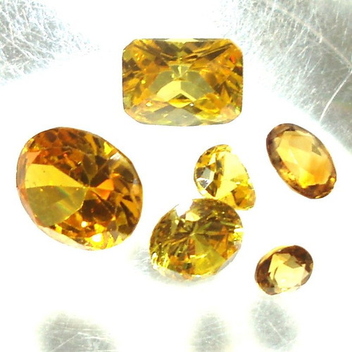Citrine minerals 6 pieces with various cuts and colors 19.60 ct