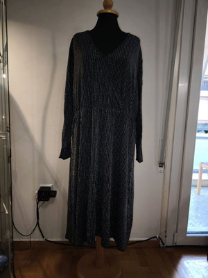 Midi φόρεμα Mette Kelly καινούργιο, μαύρο με ασημί λάμψη, μέγεθος XL