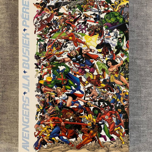 JLA/Avengers The Collector's Edition Slipcase HC used