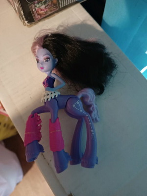 Monster High μονόκερος σαν καινούργιο