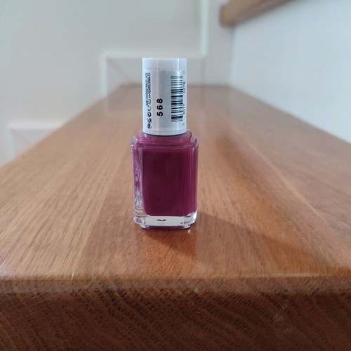 Essie 568 Drive In & Dine nail polish new