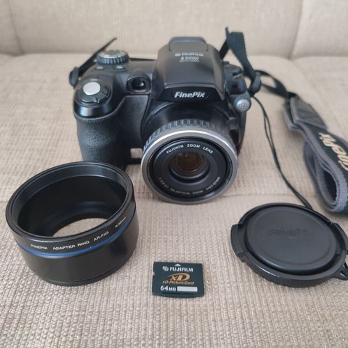 Fujifilm Finepix S5000 camera used with adapter ring and 64MB xD card