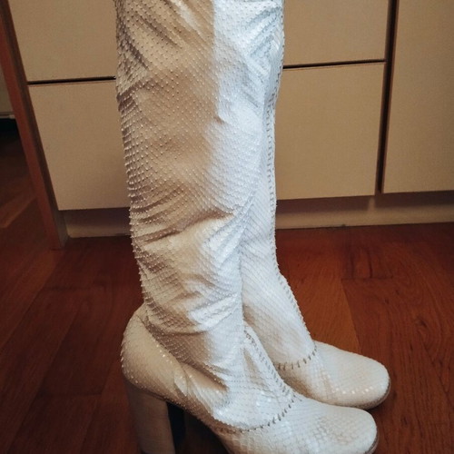 Rocco P. leather boots like new, size 37, white