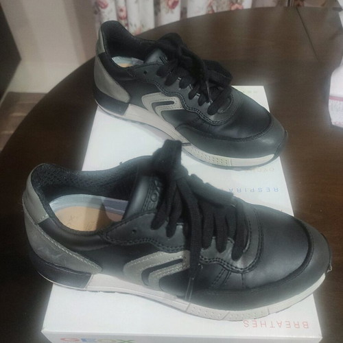 Geox kids shoe for boys size 35 like new, black and gray