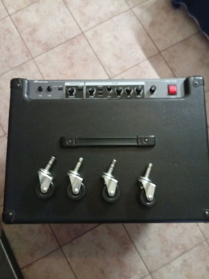 Ampeg BA-300/115 bass combo amplifier like new