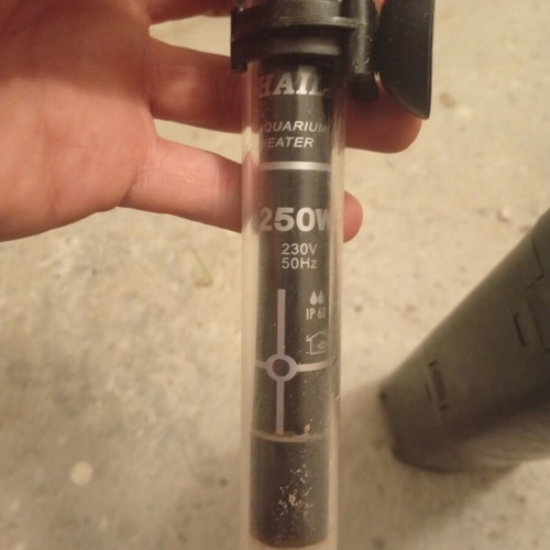 Aquarium internal filter and thermostat used, working perfectly