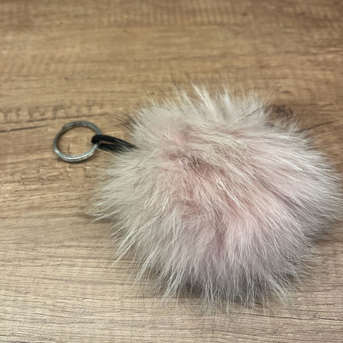 Pom Pom Keychain like new, pink