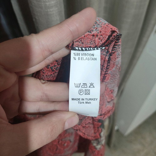 Red wrap dress like new, midi with belt and removable pads