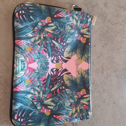 Clutch Axel like new, multicolor