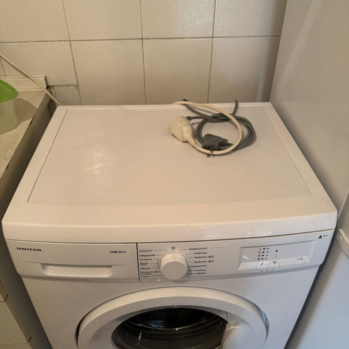 United UWM-5010 washing machine like new, 5 kg capacity