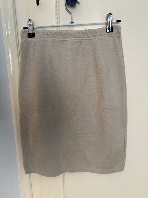 Wool skirt beige like new, vintage, knee-length, size S